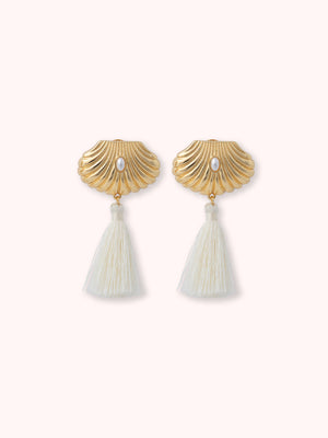 PENDIENTES CONCHA CON FLECOS DORADO