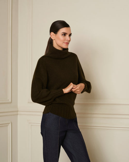 SUÉTER DE PUNTO CON CUELLO ALTO VERDE