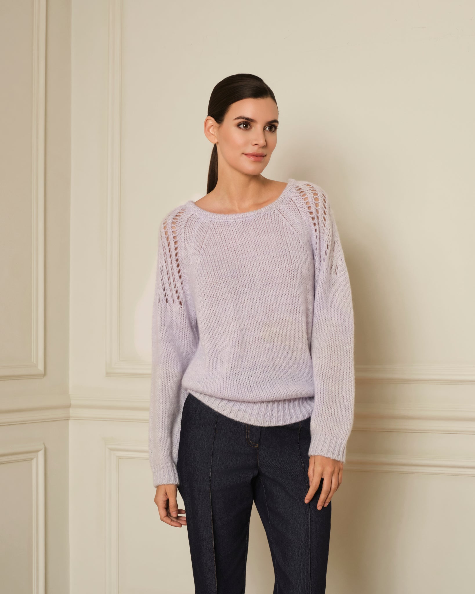 SUÉTER DE PUNTO CALADO CON CUELLO REDONDO LILA