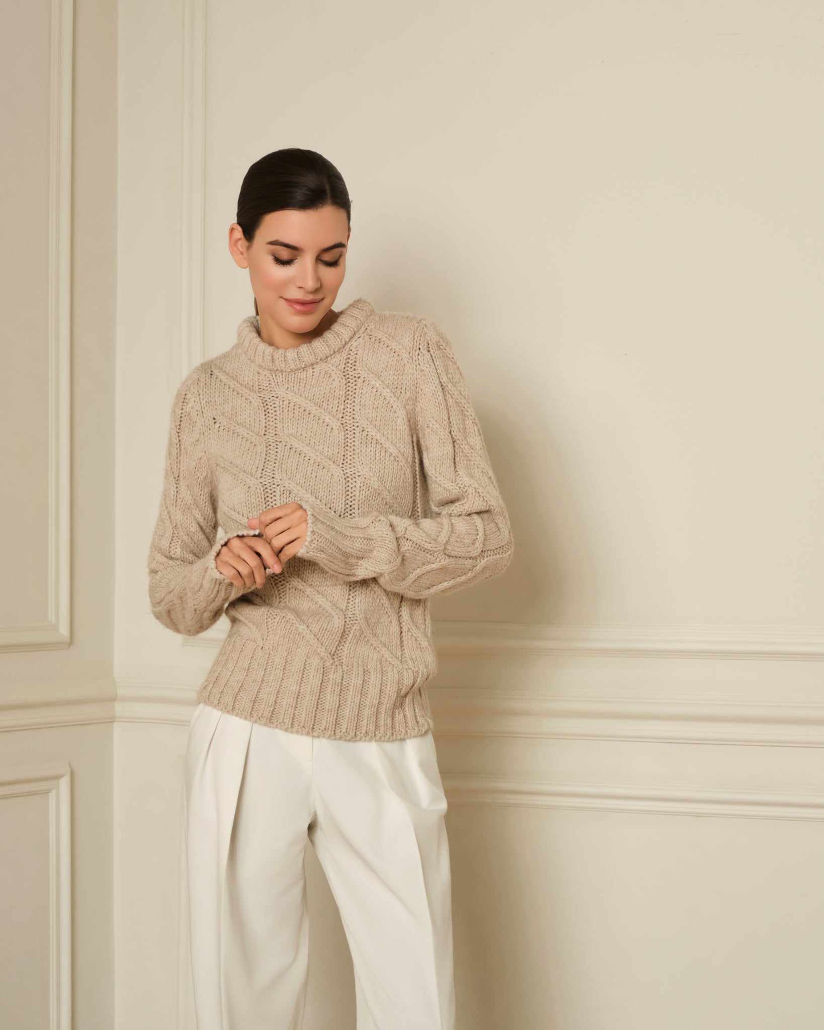 SUÉTER DE PUNTO TRENZADO BEIGE