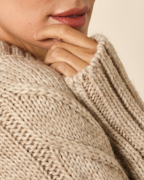 SUÉTER DE PUNTO TRENZADO BEIGE