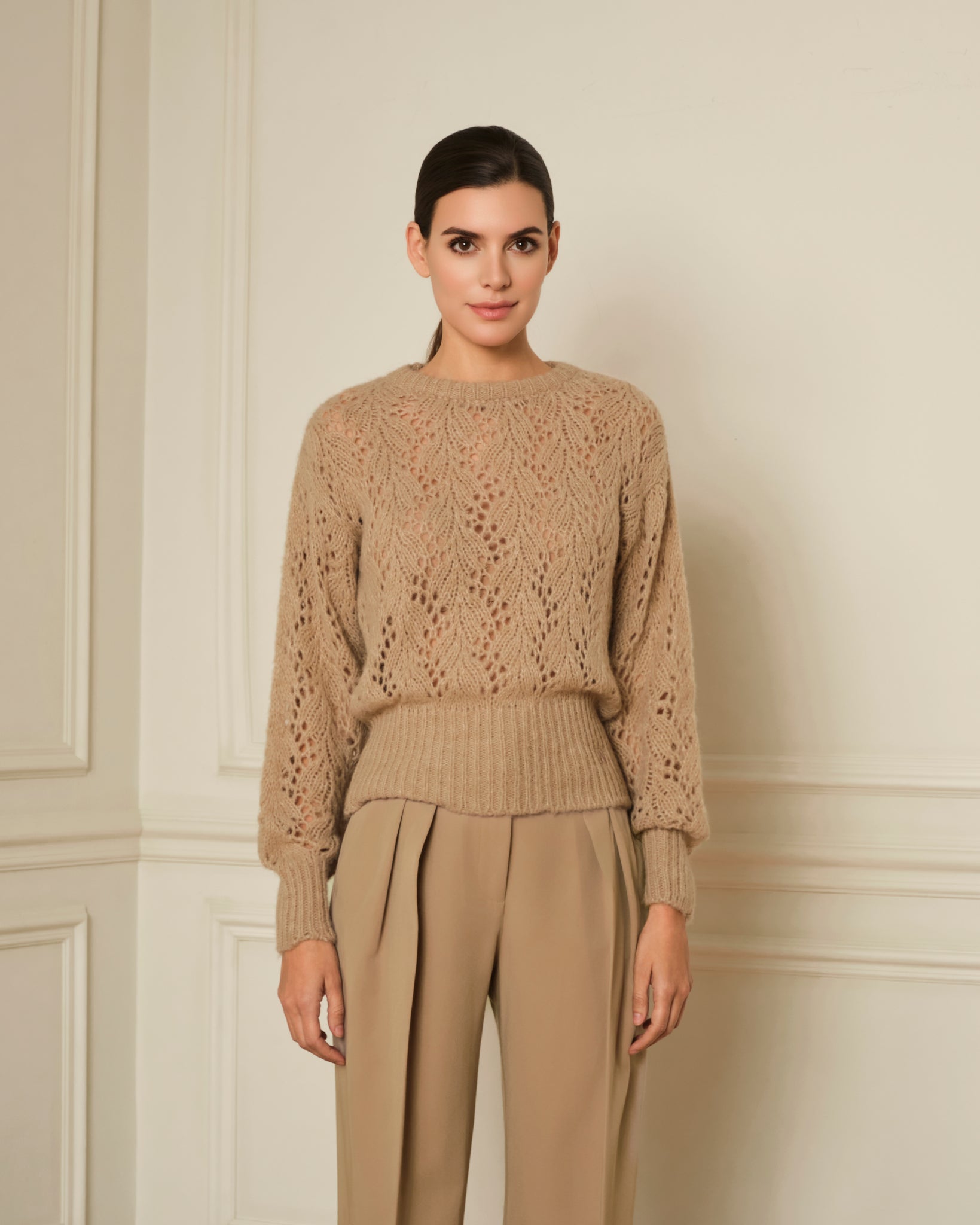 SUÉTER DE PUNTO CALADO CAMEL