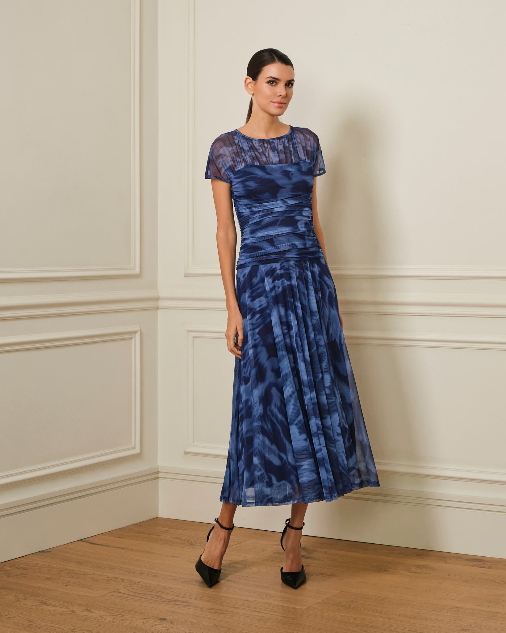 VESTIDO DRAPEADO DE TUL ESTAMPADO AZUL MARINO