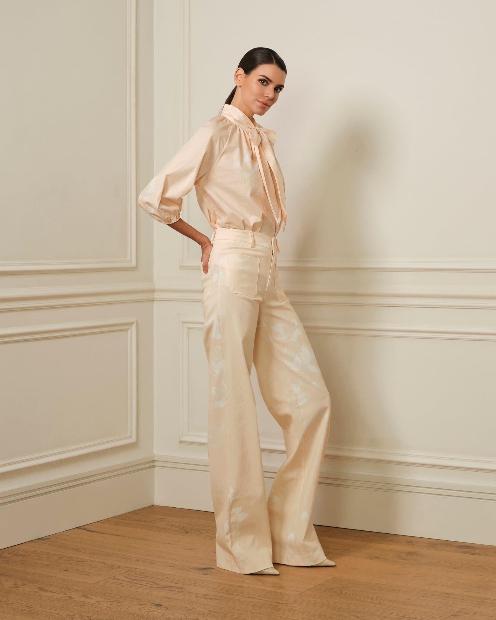 BLUSA MANGA ABULLONADA CON ESTAMPADO FLORAL MANTEQUILLA