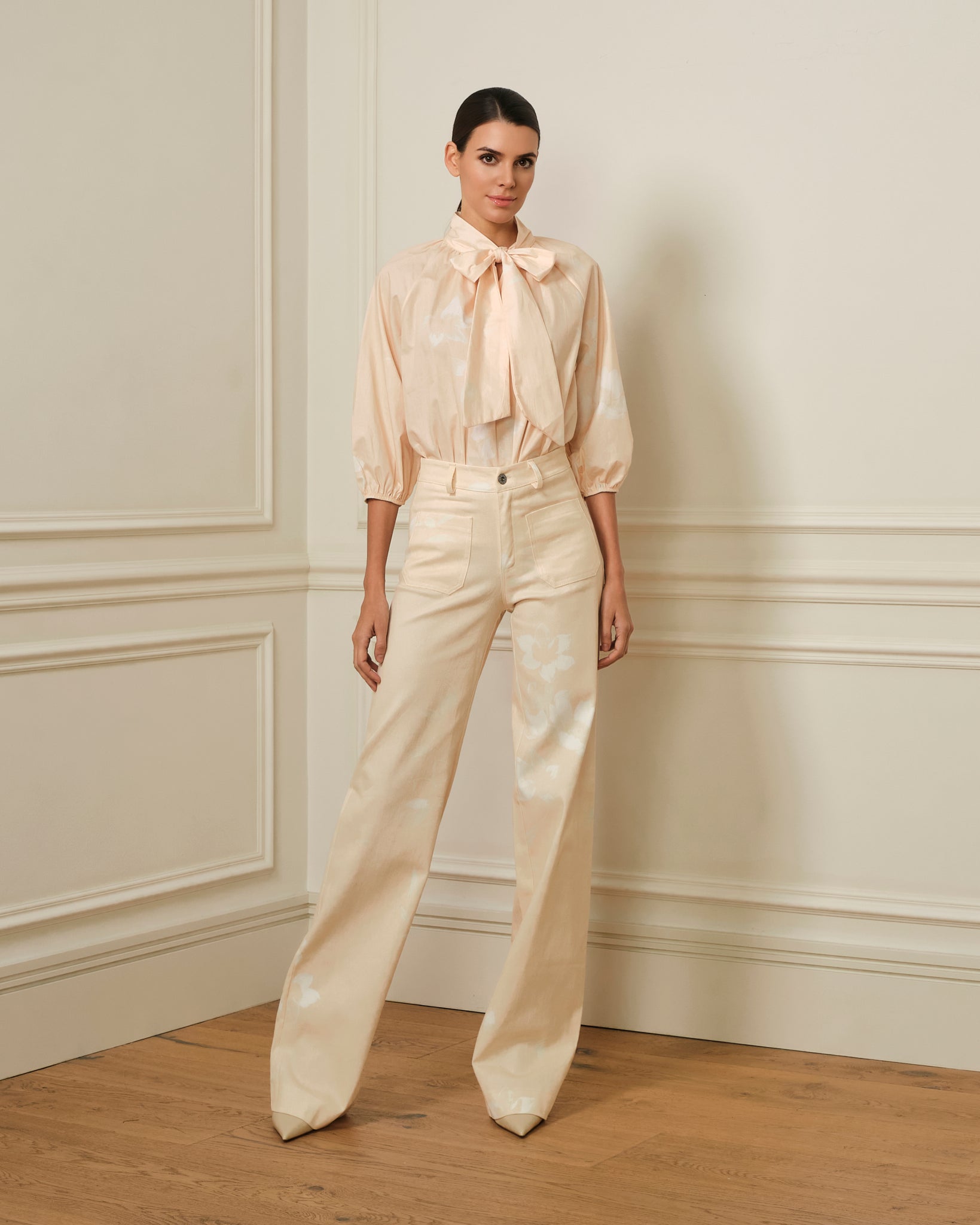 BLUSA MANGA ABULLONADA CON ESTAMPADO FLORAL MANTEQUILLA