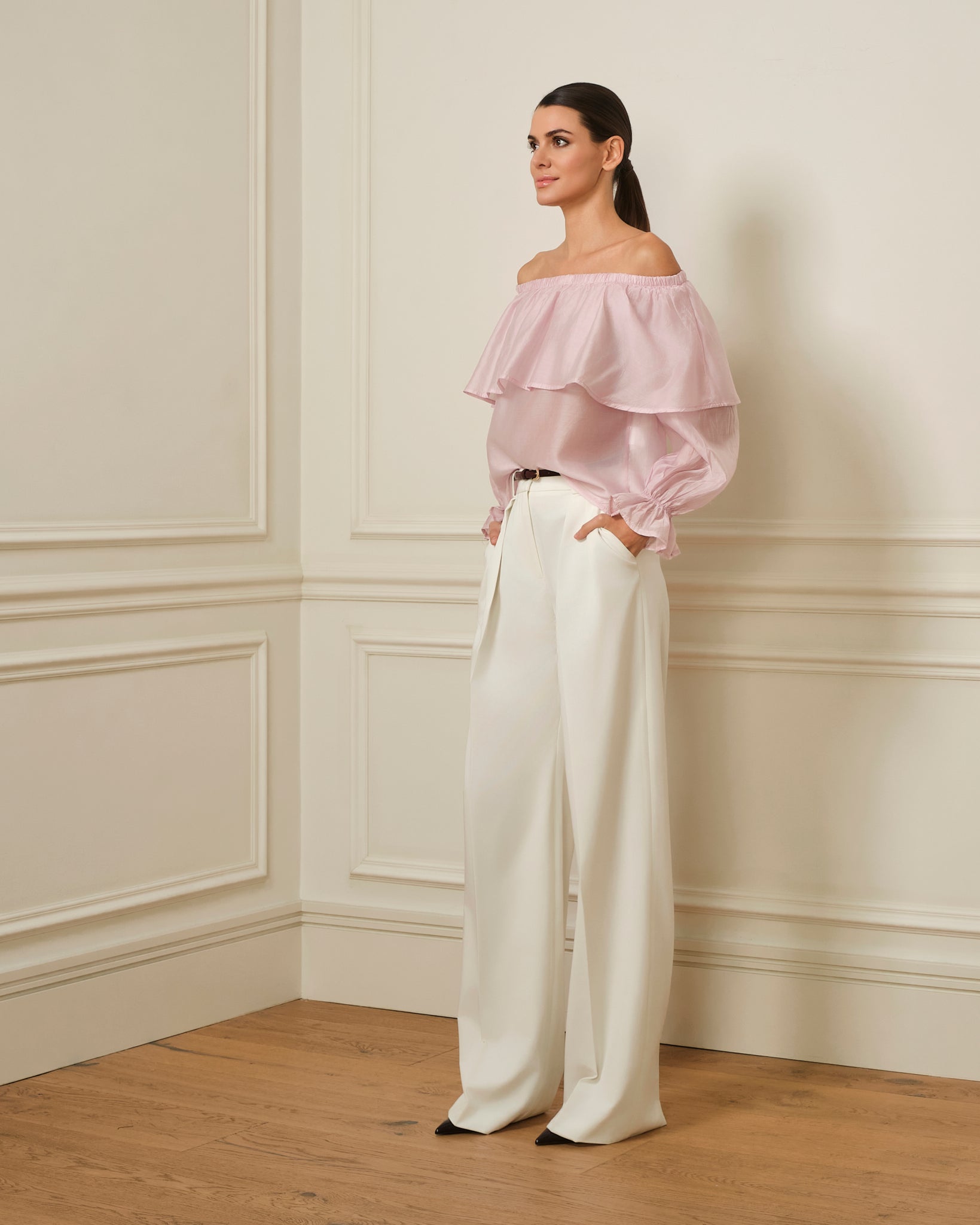 BLUSA OFF SHOULDER CON VOLANTE ROSA