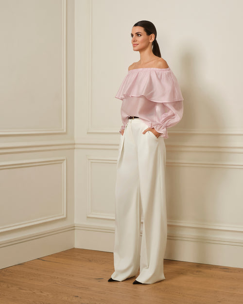 BLUSA OFF SHOULDER CON VOLANTE ROSA