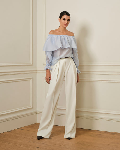 BLUSA OFF SHOULDER CON VOLANTE CELESTE