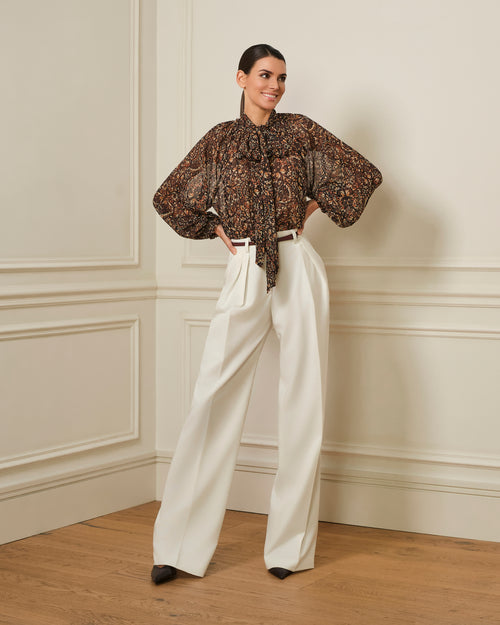 BLUSA LAZADA CON ESTAMPADO MARRÓN