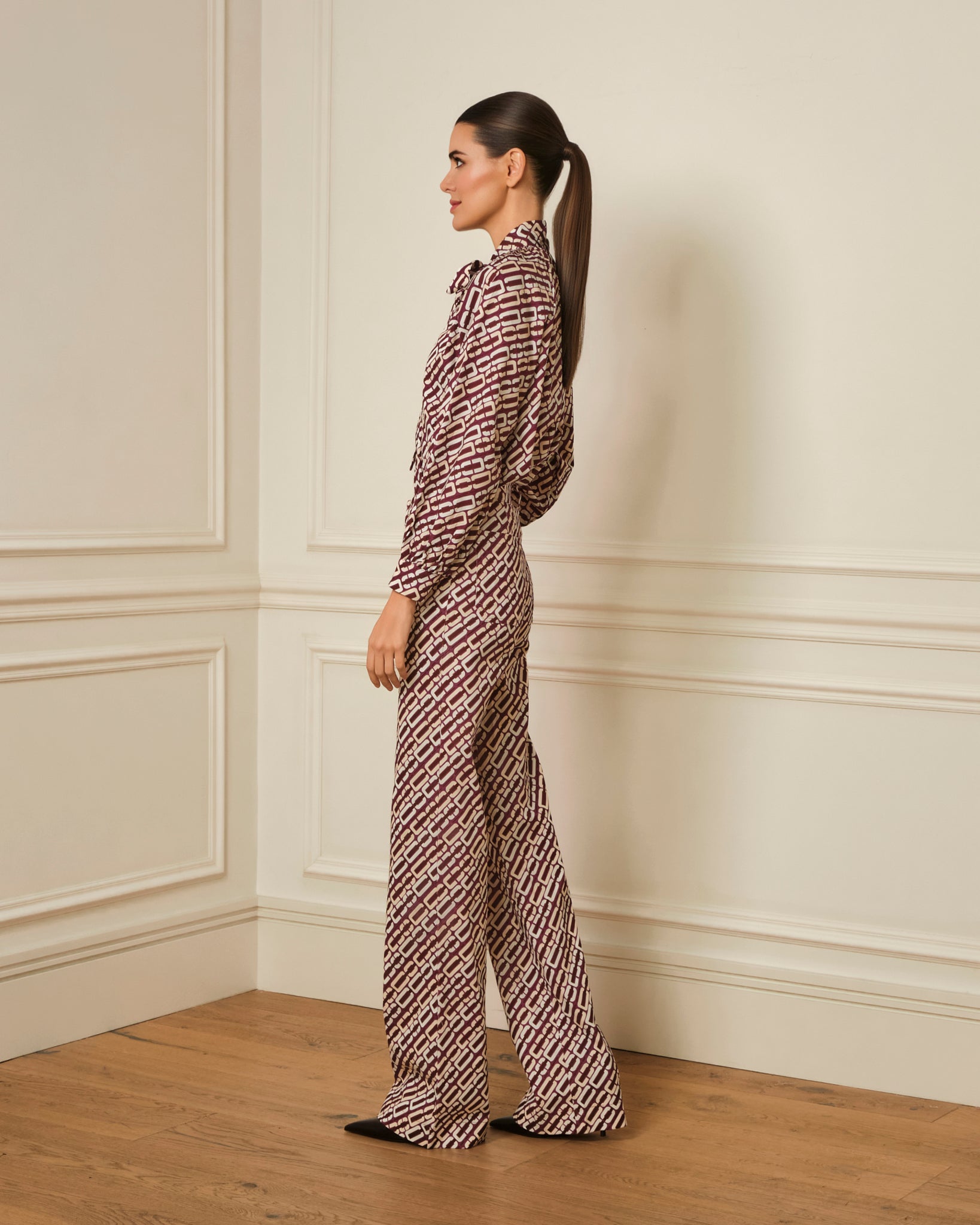 BLUSA MANGA ABULLONADA CON ESTAMPADO BURDEOS