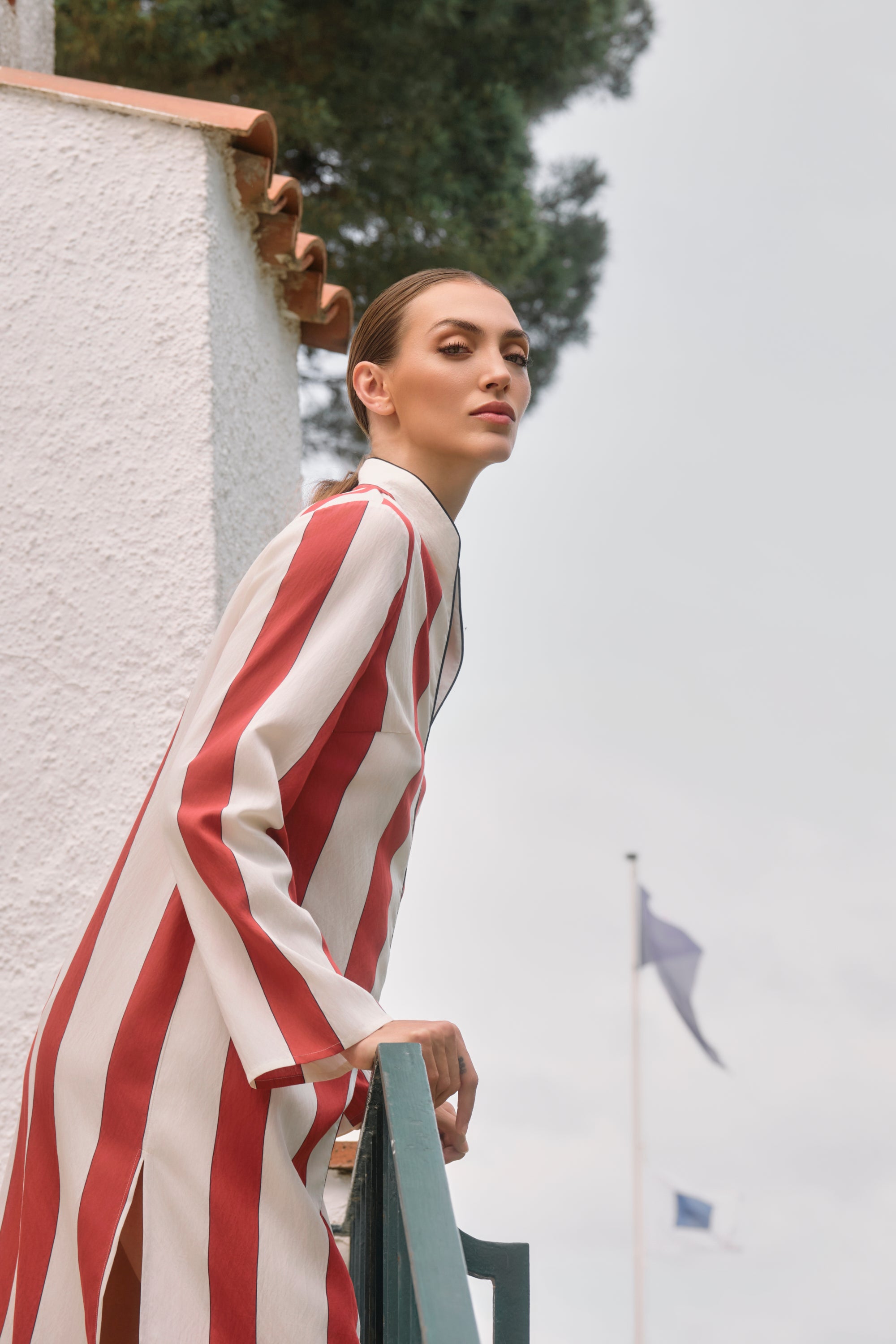 KAFTÁN ESTAMPADO RAYAS ROJAS RANYA