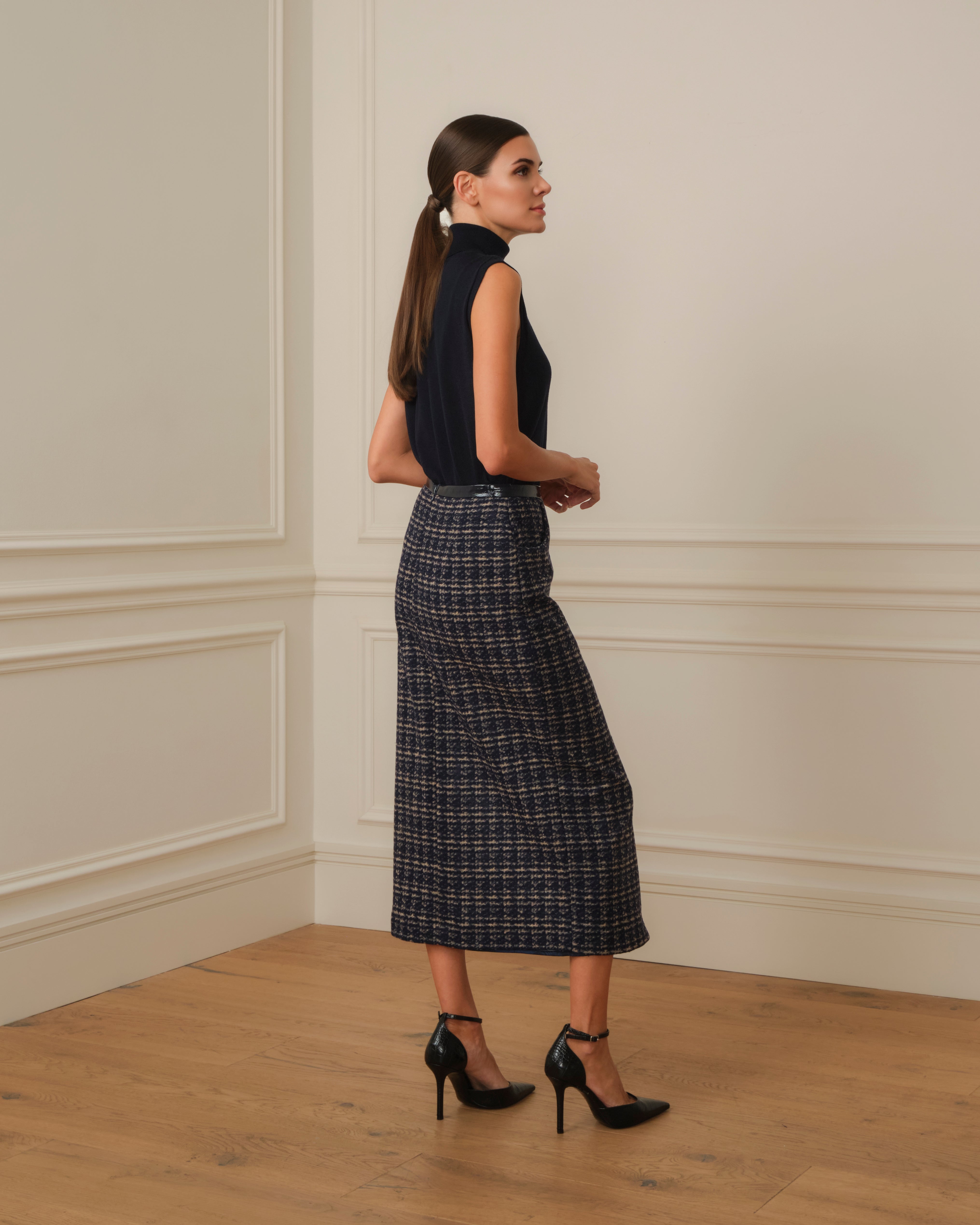 FALDA MIDI CON APERTURA DE TWEED AZUL MARINO