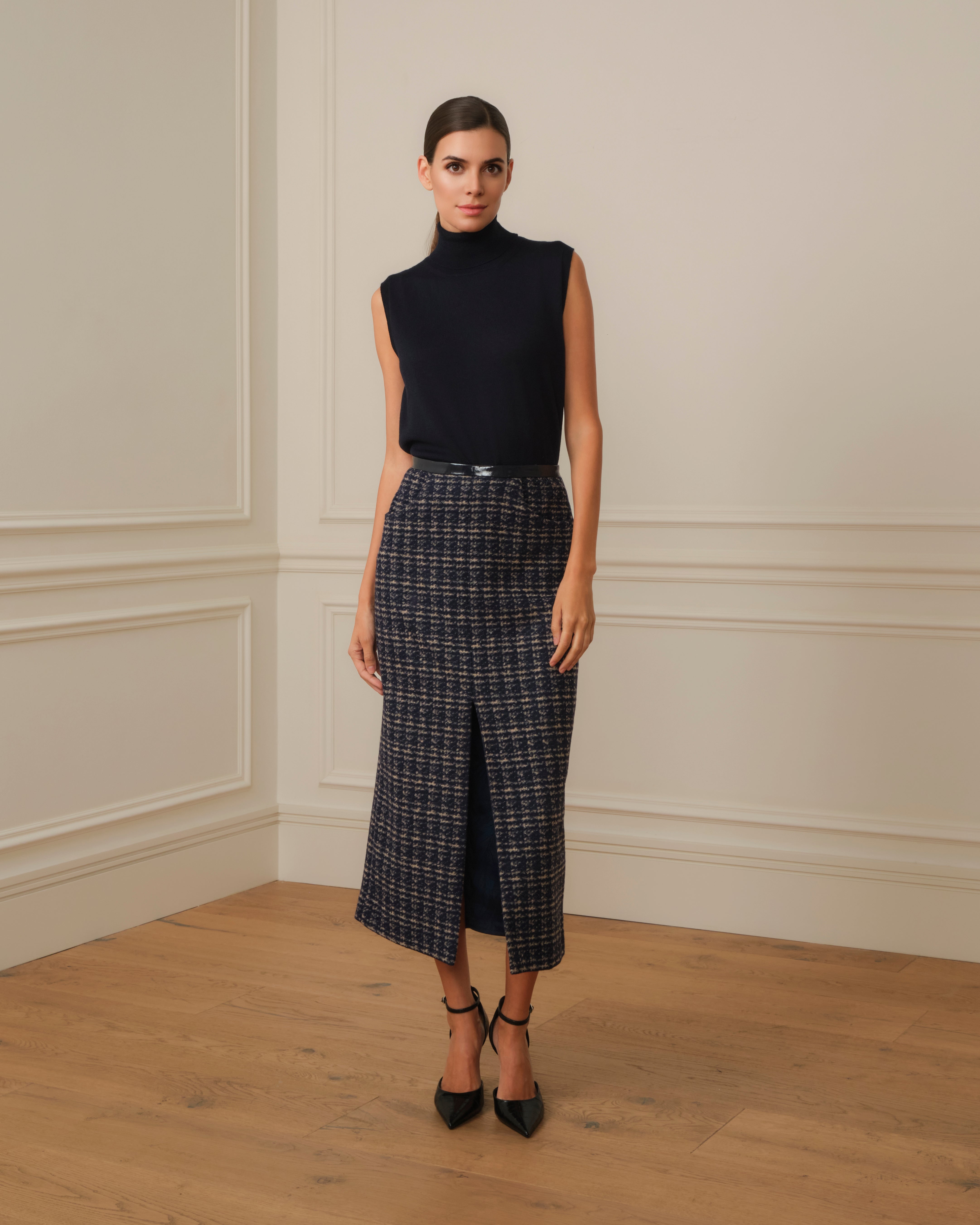 FALDA MIDI CON APERTURA DE TWEED AZUL MARINO