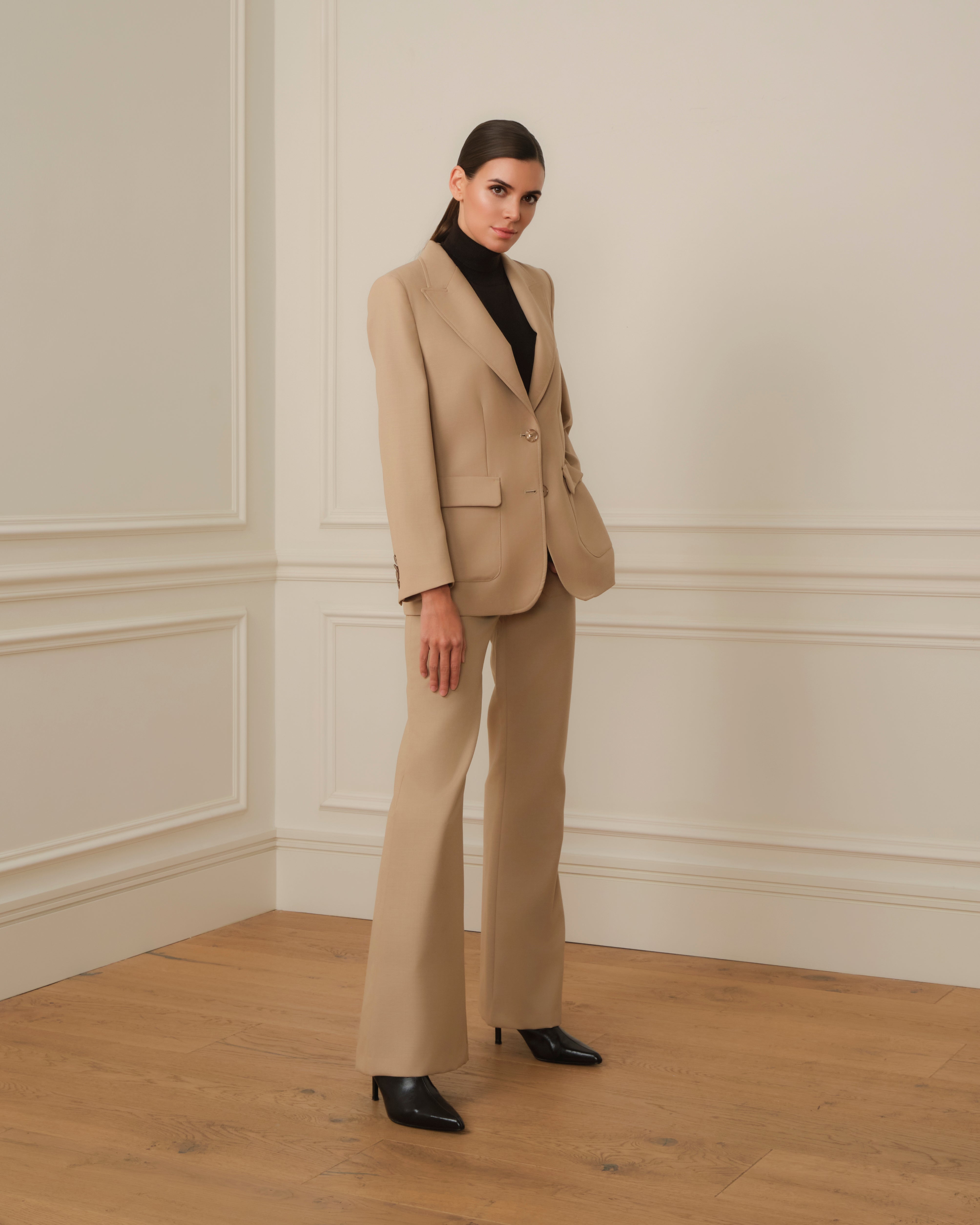 BLAZER CON BOLSILLOS BEIGE