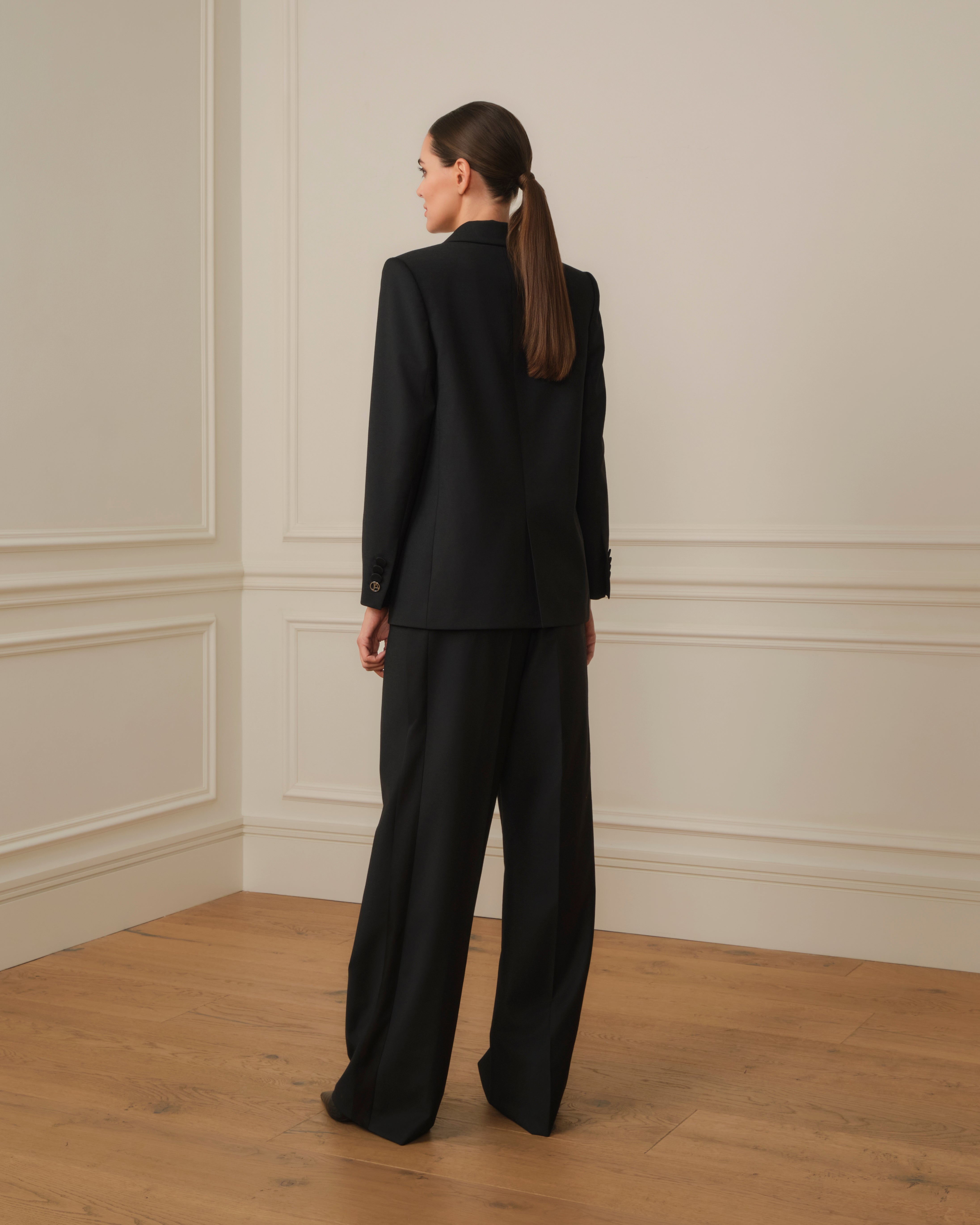 PRE-ORDER AMERICANA DE ESMOQUIN NEGRA