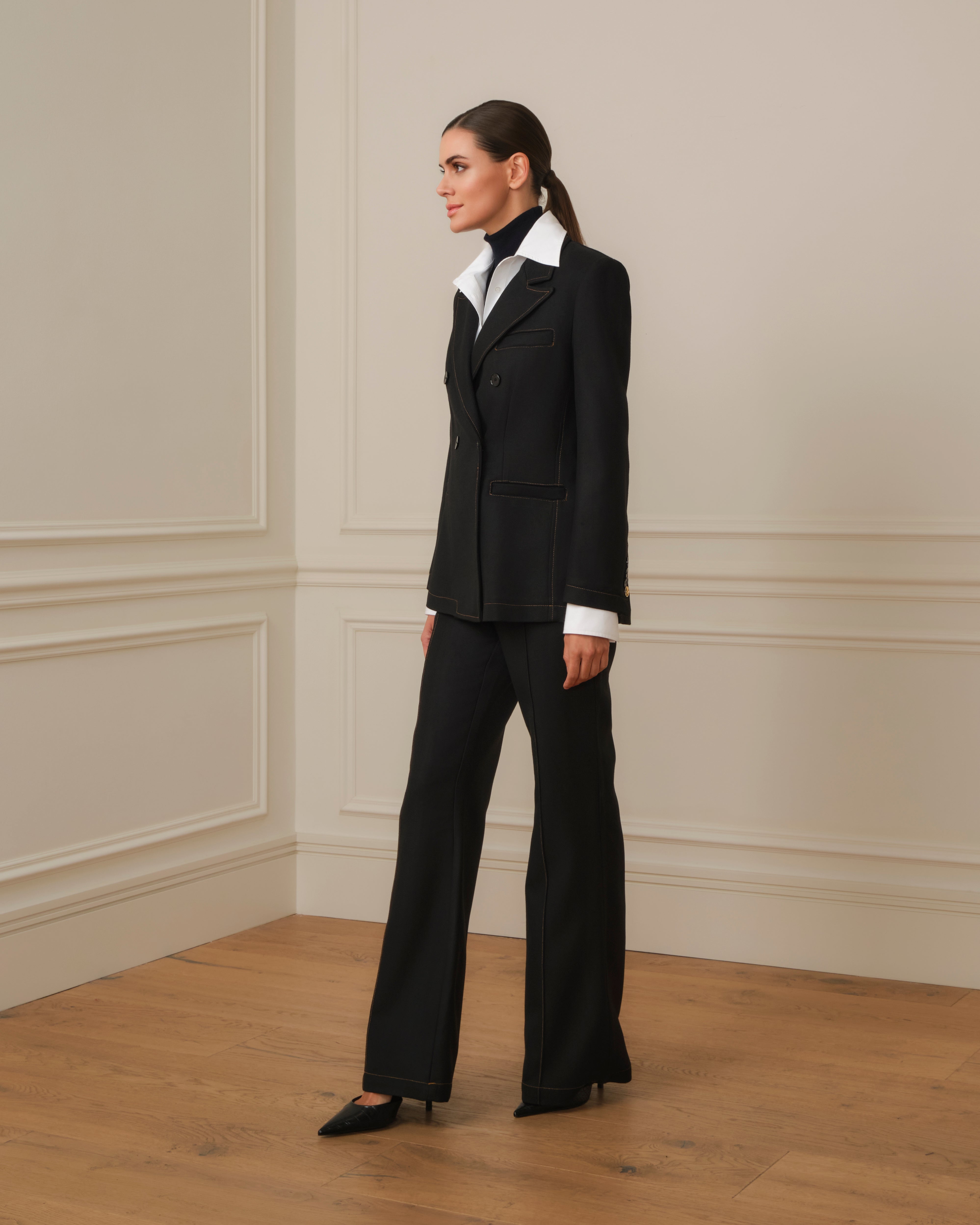 BLAZER CRUZADA CON COSTURAS VISTAS NEGRO