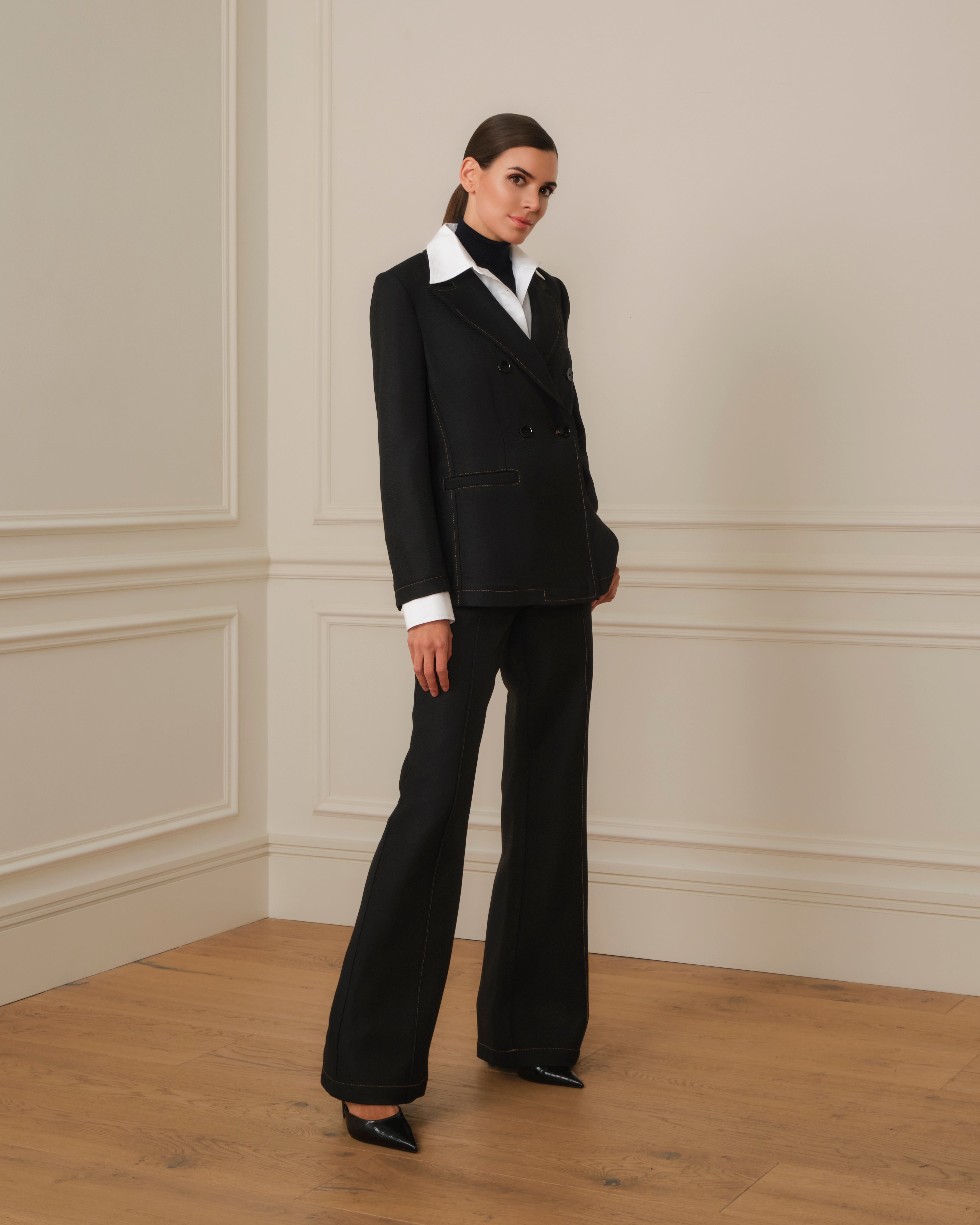 BLAZER CRUZADA CON COSTURAS VISTAS NEGRO