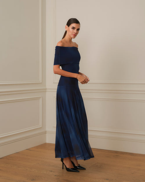 VESTIDO OFF SHOULDER DE TUL AZUL