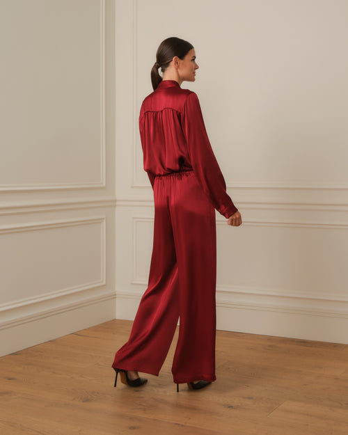 CAMISA SATINADA CON LAZADA EN CUELLO GRANATE