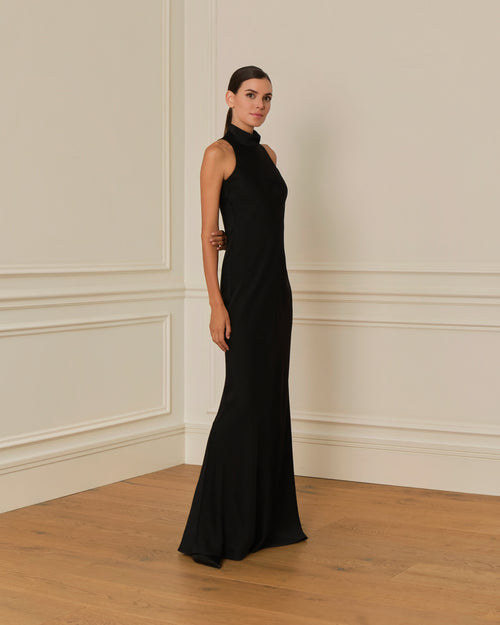 VESTIDO LARGO DE CUELLO HALTER NEGRO