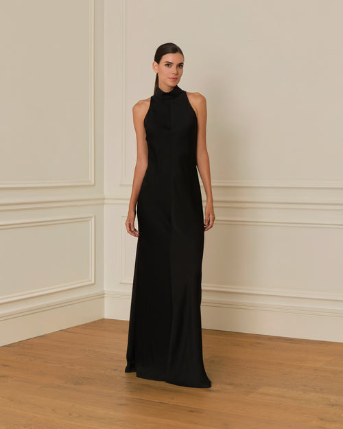 VESTIDO LARGO DE CUELLO HALTER NEGRO