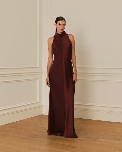 VESTIDO LARGO DE CUELLO HALTER GRANATE