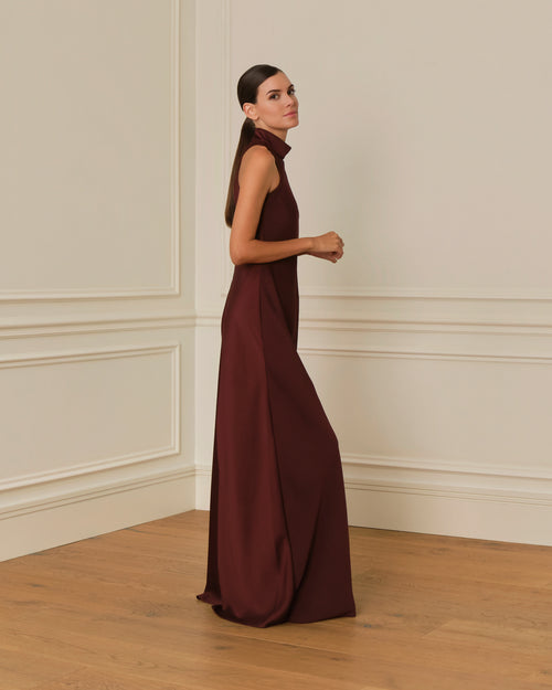 VESTIDO LARGO DE CUELLO HALTER GRANATE